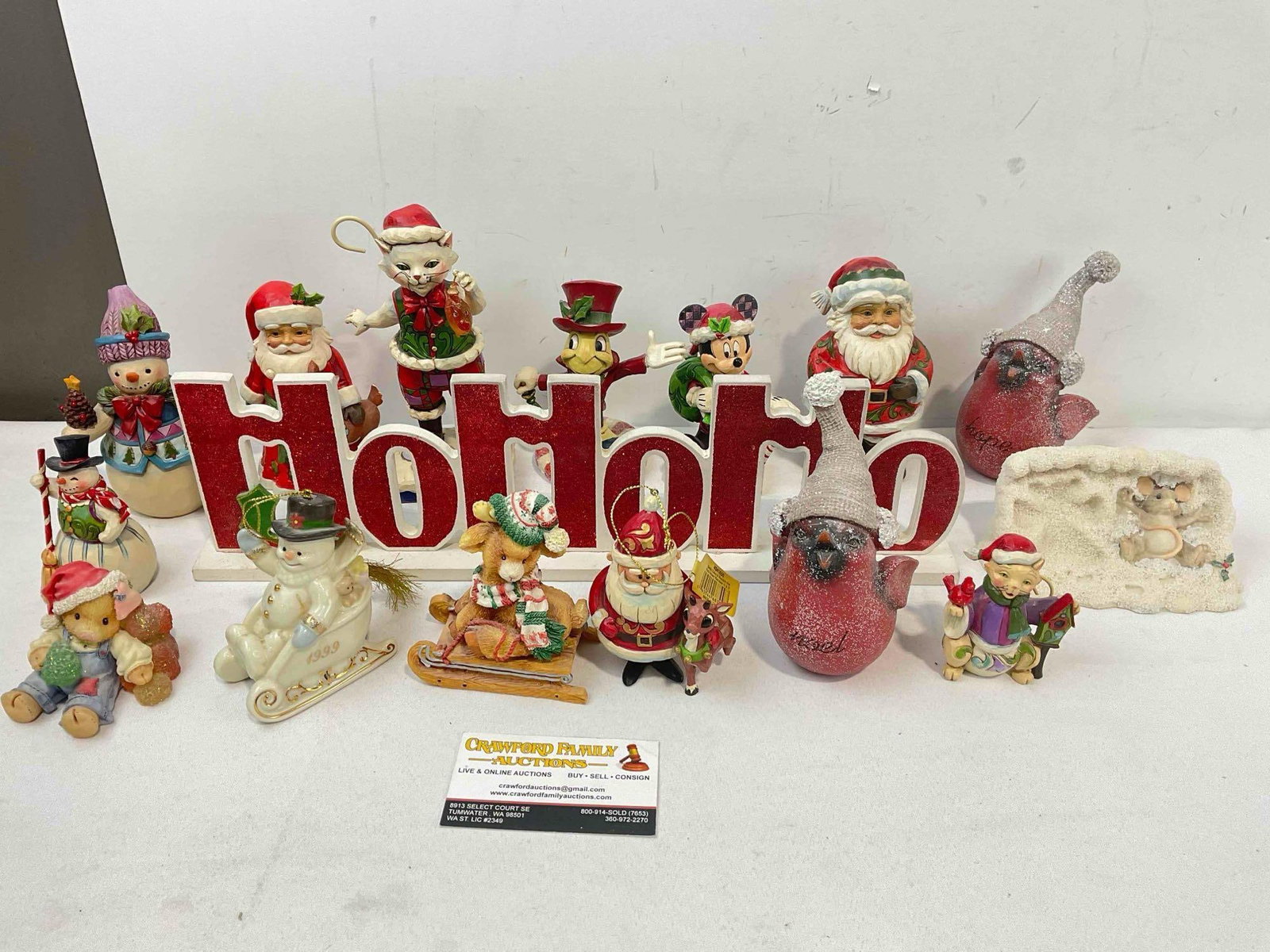 16 pcs Christmas Decorations Assortment, incl. Lenox Ornament & Jim Shore Figurines.: 16 pcs Christmas Decorations Assortment, incl. Lenox Ornament & Jim Shore Figurines. Jim Shores include 4027766, 6006656, 4034376, 4051974, 4058802, 4046014. One figurine is missing a piece, all h