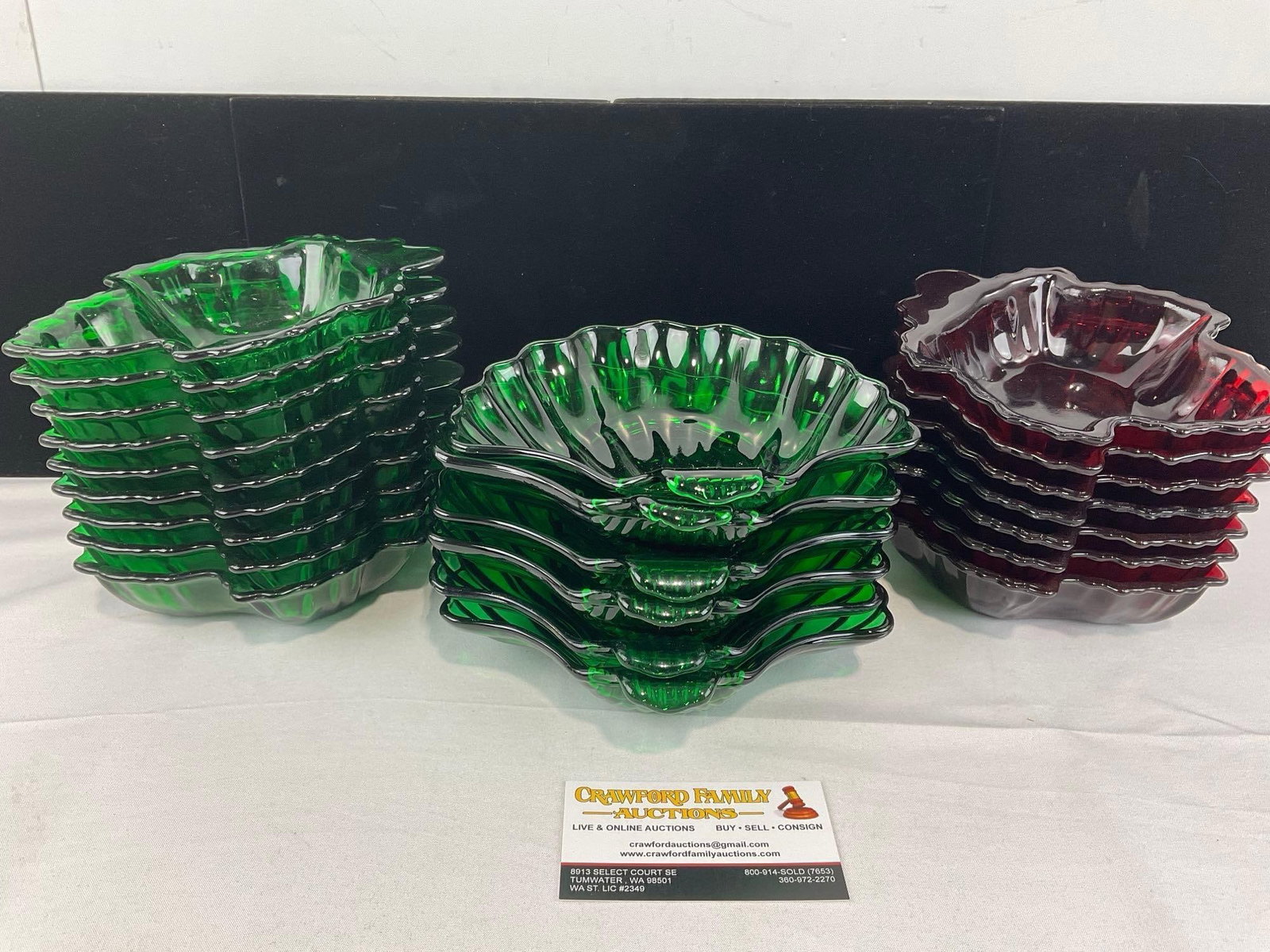 22 Colored Glass pieces, 7 Red Leaf, 9 Green Leaf & 6 Green Shell Shaped Bowls: See pics for condition. Measures approx 8h x 14w x 14d inches. E-6420 *Oversized shipping may apply*