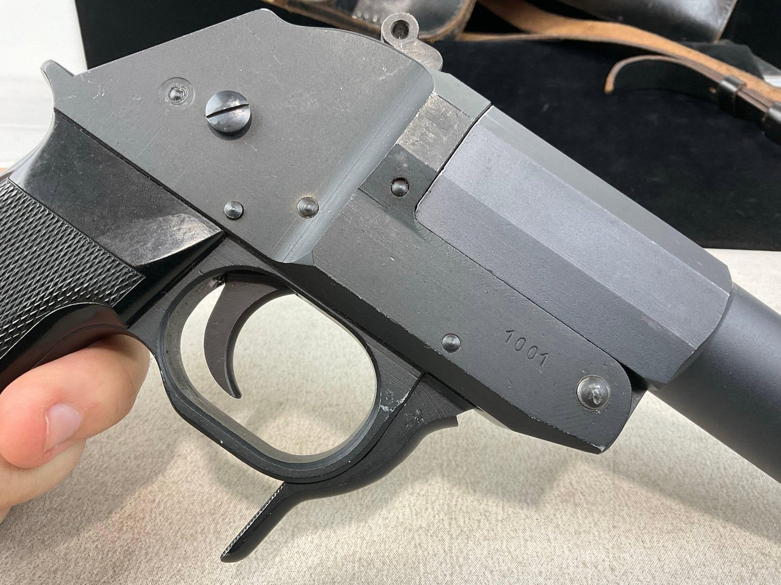 1966 East German LP1 Flare Gun, 26.5mm bore, Polymer w/Aluminum Barrel, w/Leather Case/Holster - 5