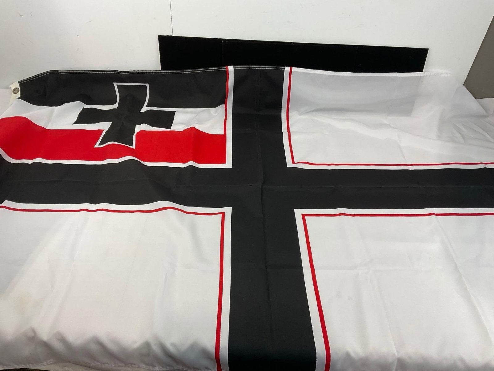 False WWI War Ensign 1990, Reichskriegsflagge, replica Flag w/o emblem in the middle, 3x5 feet: Appears to be in good shape. The piece measures approx 6h x 6w x 3d inches when folded. See pics. E-414