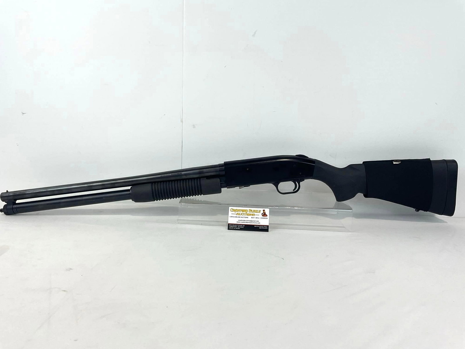 Mossberg 500A 12 Gauge Pump Shotgun w/ case, 21 inch barrel SN: T350772 FFL: SN: T350772. Appears to be in fair to good shape. The piece measures approx 43 inches in total, the barrel is 21 inches. See pics. E-414