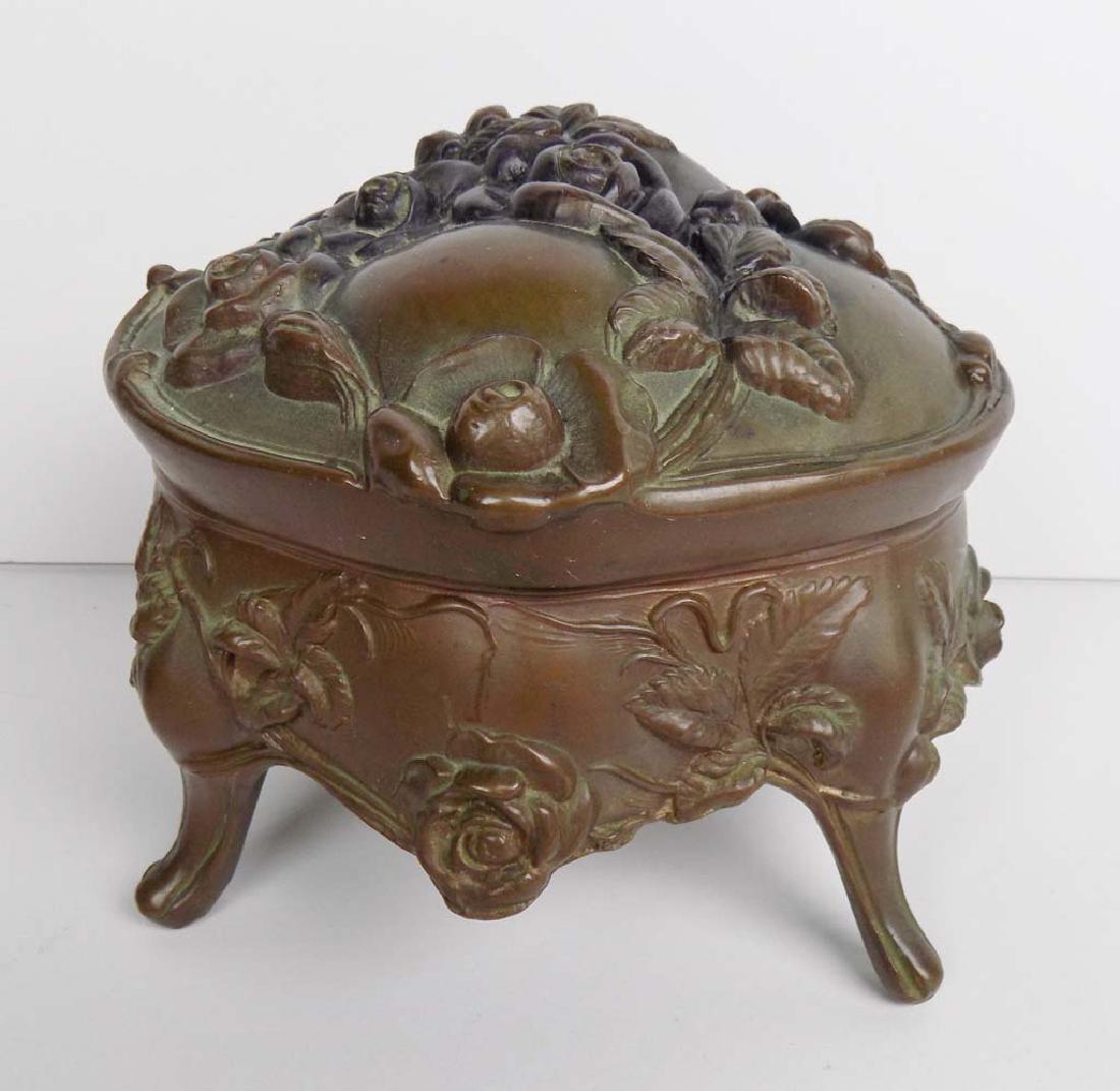 B & W CASKET BOX: THIS IS A B & W JEWLERY OR CASKET BOX 7.5 W X 7D X 5H