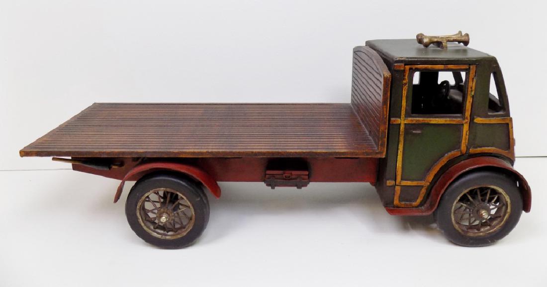 ENGLISH LORRY MODEL (1 of 6)