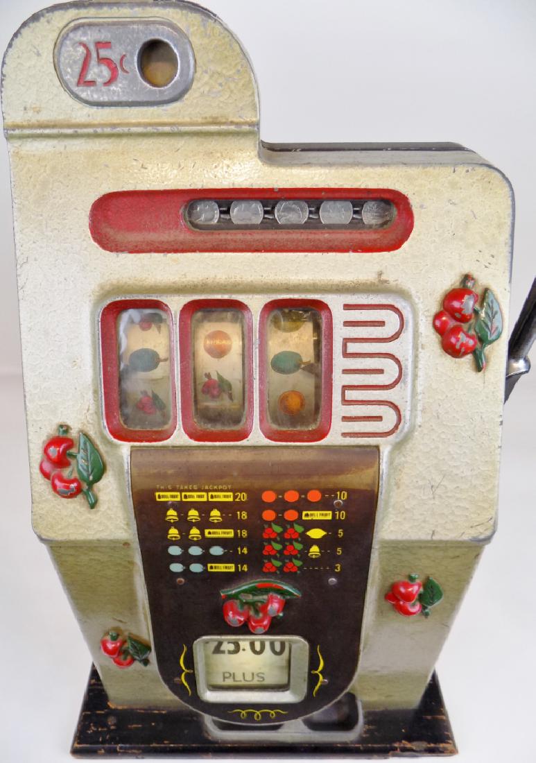 ANTIQUE MILLS SLOT MACHINE (1 of 4)