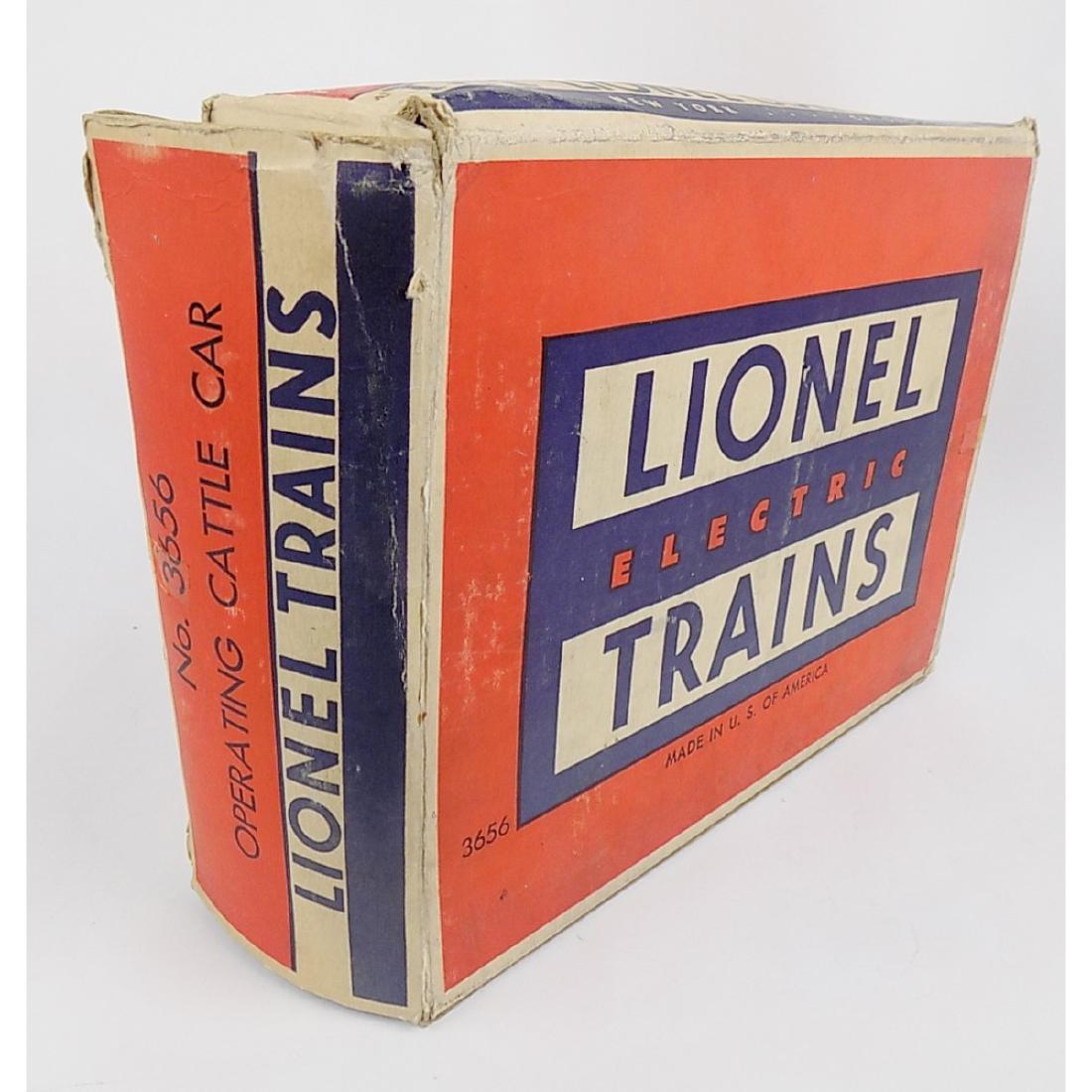 LIONEL #3656 OPERATING CATTLE CAR, STOCKYARD & CATTLE: WITH BOXES.