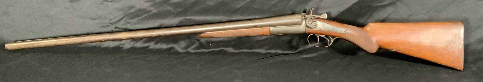 W.M. PARKHURST 12GA DOUBLE BARREL SHOTGUN: W.M. PARKHURST 12GA DOUBLE BARREL SHOTGUN. BELGIUM STEEL BARRELS. PLEASE NOTE THIS FIREARM WILL NEED TO BE REGISTERED.