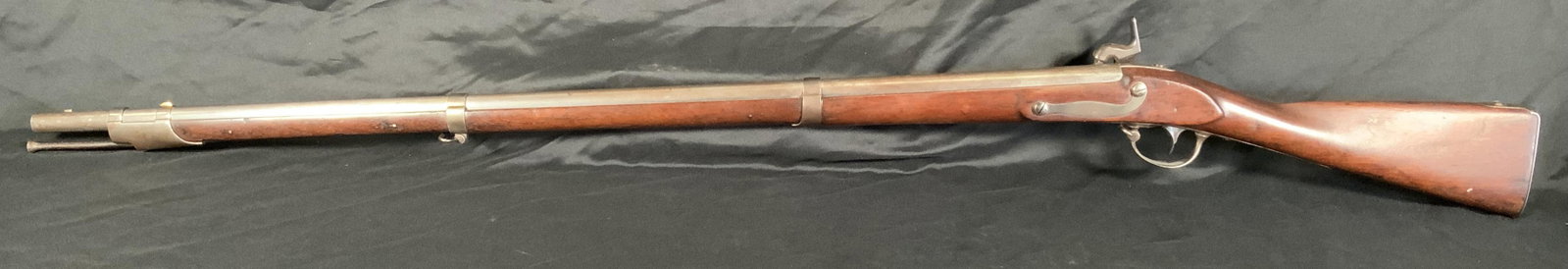 HARPERS FERRY 1837 BLACK POWDER LONG RIFLE. 57 1/2 INCHES LONG: HARPERS FERRY 1837 BLACK POWDER LONG RIFLE. 57 1/2 INCHES LONG