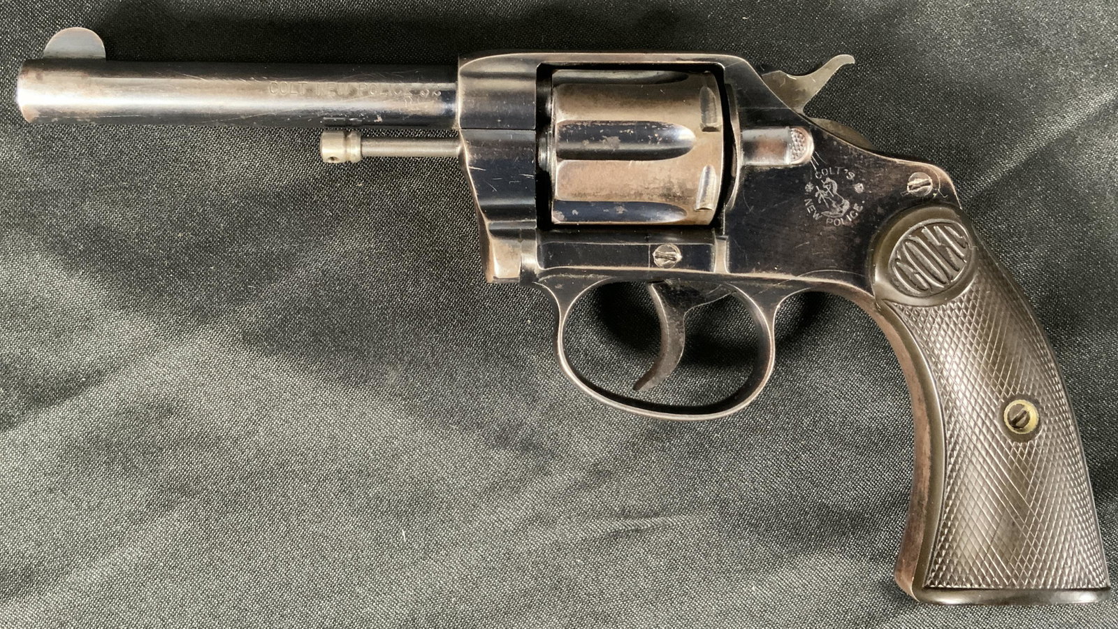 COLT NEW POLICE .32 S&W LONG REVOLVER: COLT NEW POLICE .32 S&W LONG REVOLVER. SERIAL NUMBER 276. THIS FIREARM NEEDS TO BE REGISTERED.