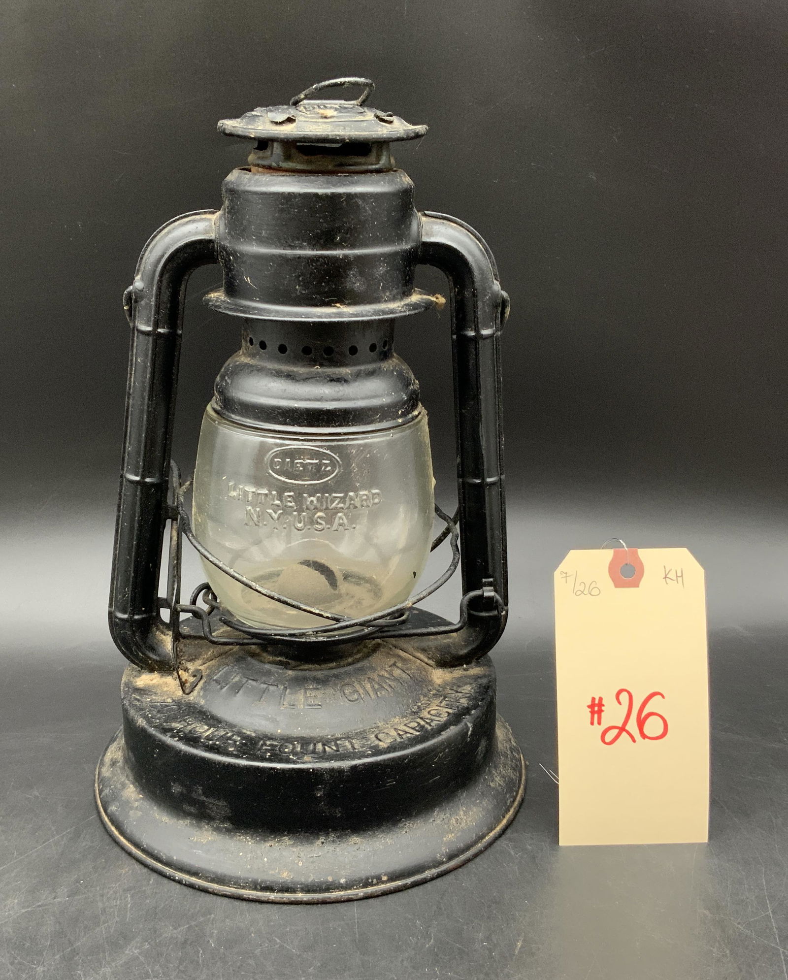 DIETZ LITTLE GIANT LANTERN. (1 of 2)