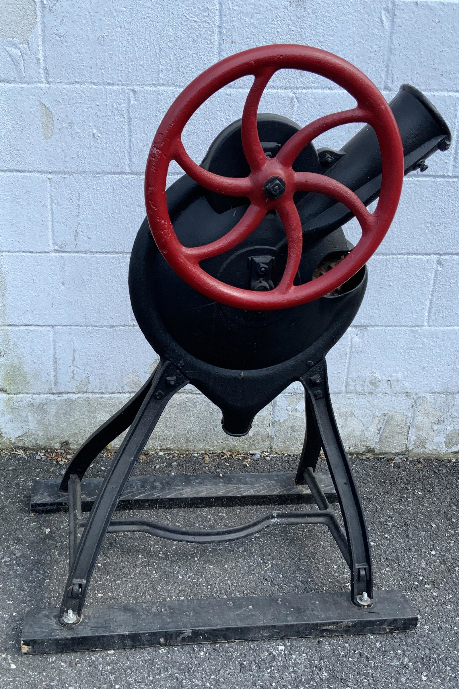 TEE GOULD'S MFG CO VINTAGE CORN SHELLER. (1 of 3)