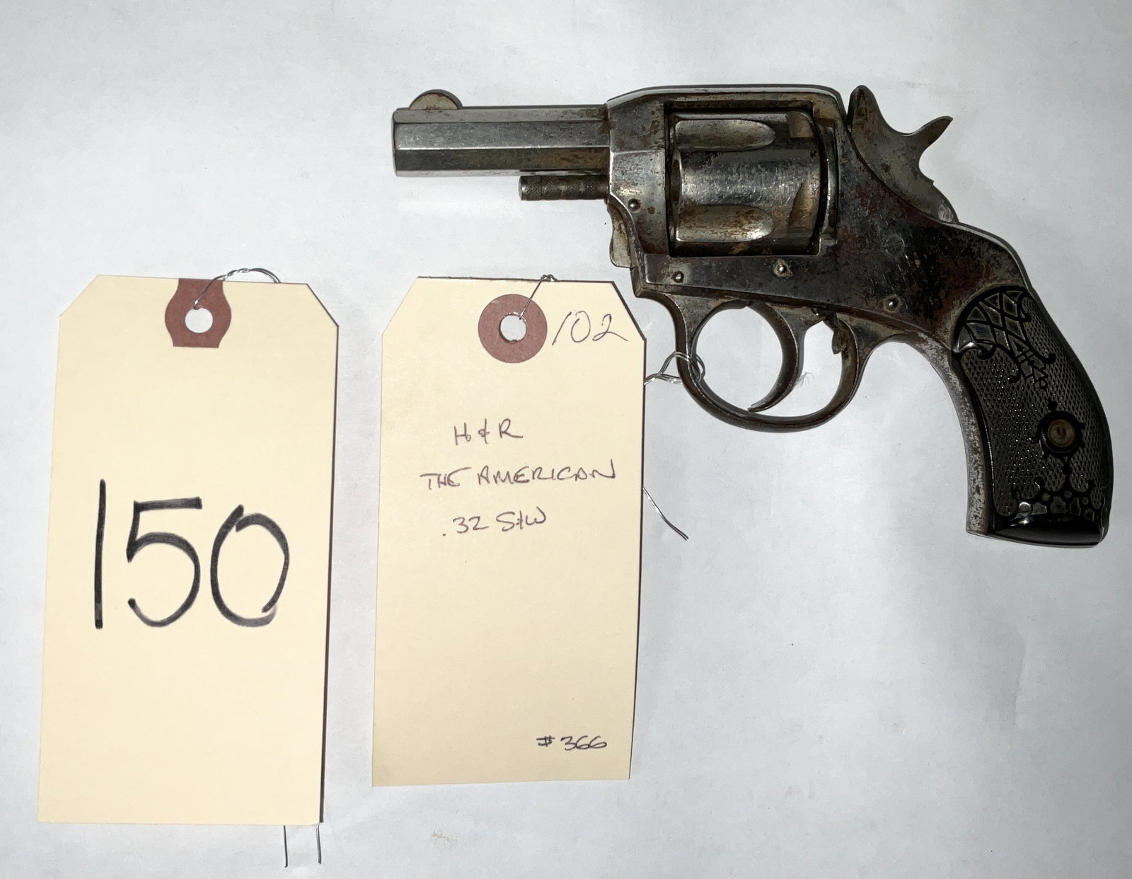H AND R MODEL THE AMERICAN DOUBLE ACTION .32 S&W REVOLVER.: H AND R MODEL THE AMERICAN DOUBLE ACTION .32 S&W REVOLVER. BACKGROUND CHECK REQUIRED.