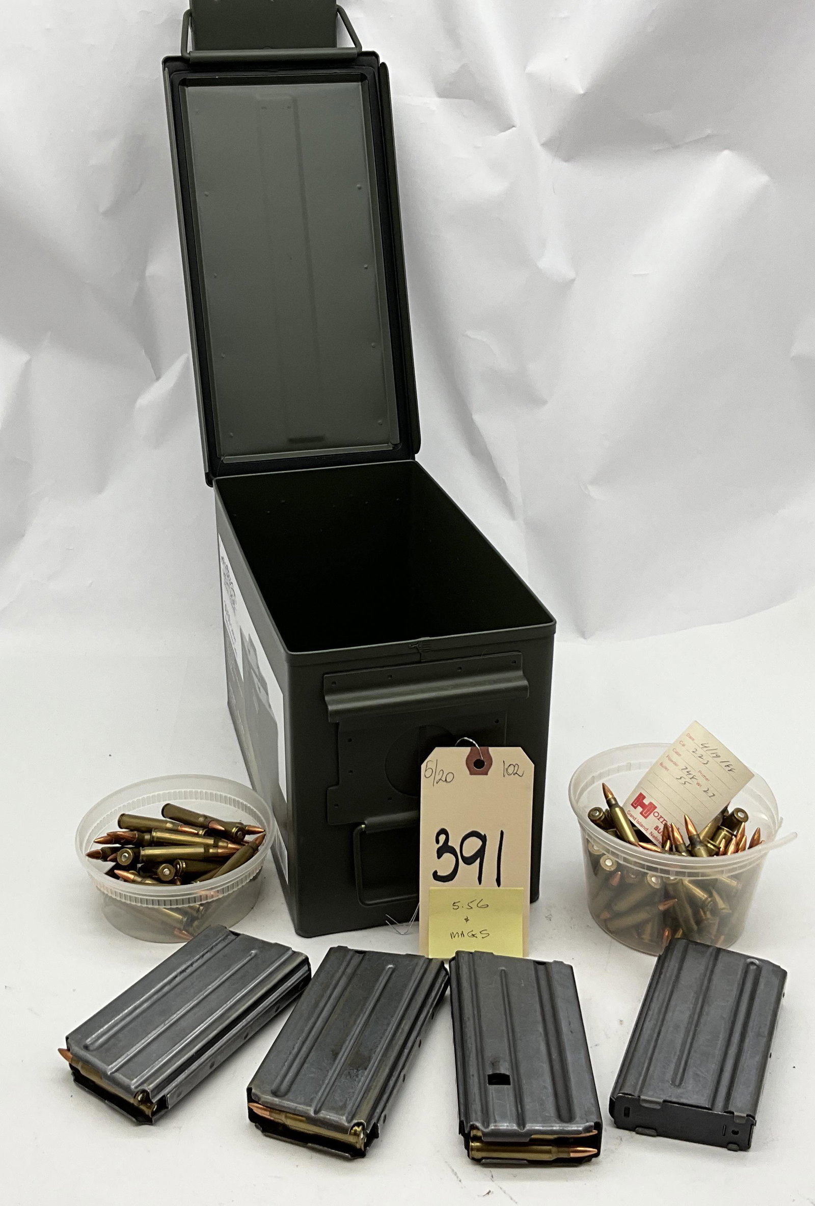 5.56 WITH MAGS AND LOOSE ROUNDS.: 5.56 WITH MAGS AND LOOSE ROUNDS. AMMO CAN INCLUDED.