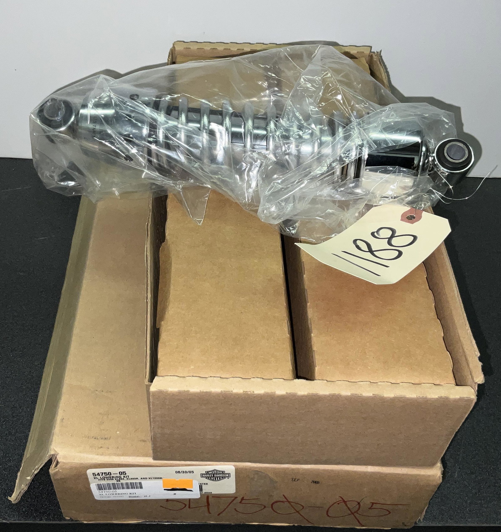 HD XL LOWERING KIT, PN 54750-05 (1 of 2)