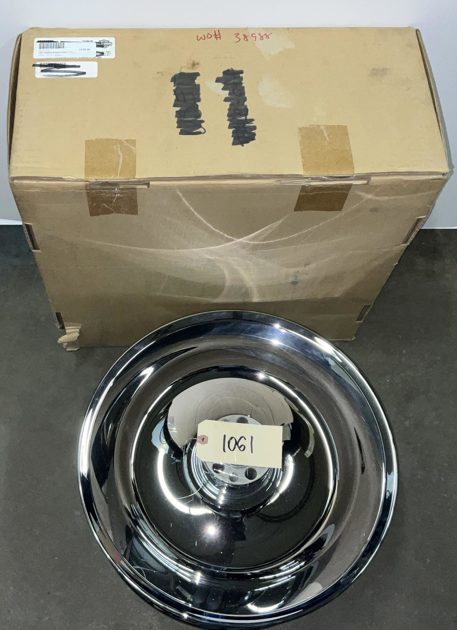 WIDE 17" REAR WHEEL KIT, CHROME, PN 41647-06 (1 of 3)