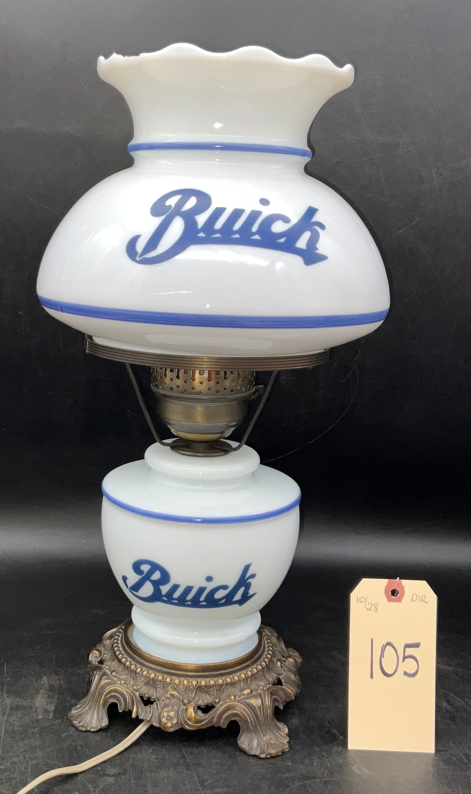 BUICK COMMEMORATIVE GONE WITH THE WIND LAMP.: BUICK COMMEMORATIVE GONE WITH THE WIND LAMP. MEASURES 19"H.