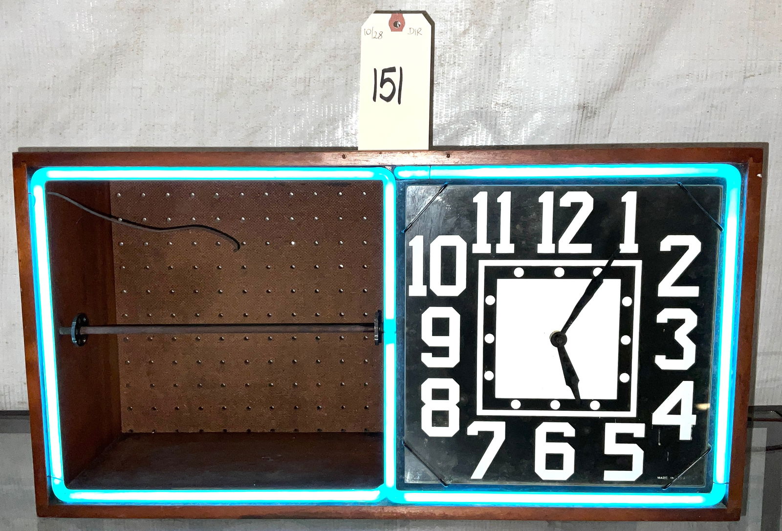 LIGHTED NEON CLOCK (1 of 2)