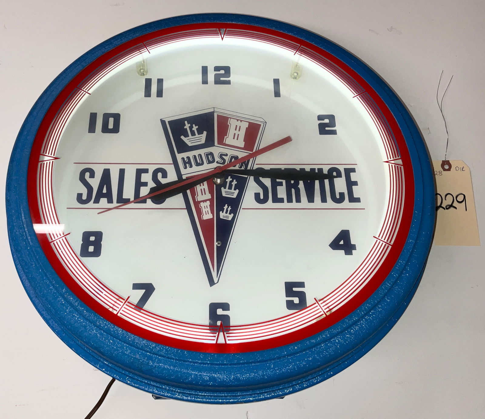 ELECTRIC LIGHTED HUDSON SALES AND SERVICE WALL CLOCK. (1 of 1)