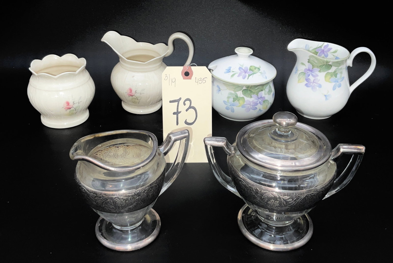 MIXED CREAMER & SUGAR SETS: A LOT WITH MIXED CREAMER AND SUGAR SETS SUCH AS ELIZABETHAN HAREWOOD, SILVER PLATE AND GLASS, AND DONEGAL CHINA.