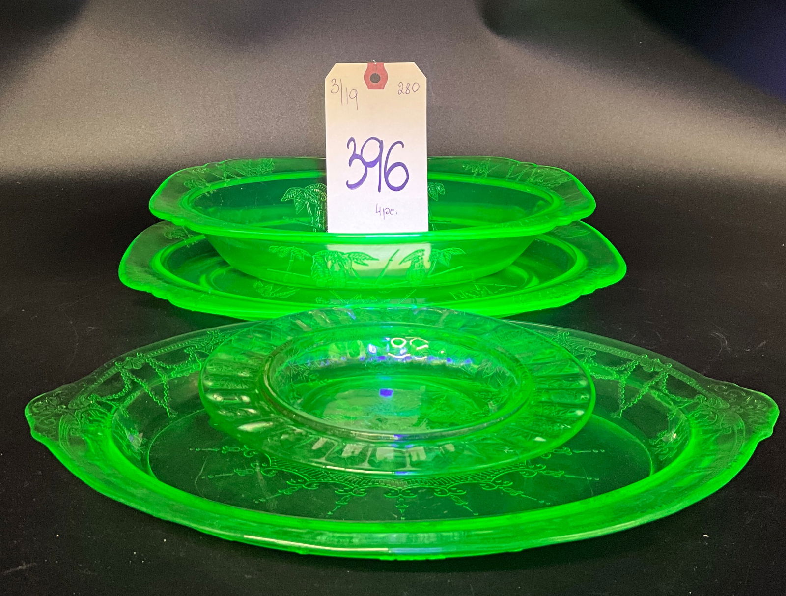 4PC. URANIUM GLASS (1 of 3)