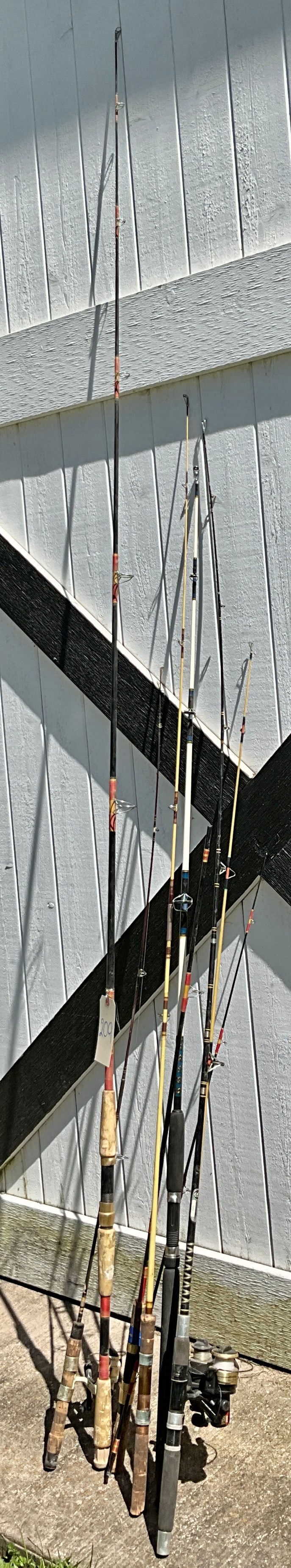 LOT OF ASSORTED FISHING POLES. (1 of 5)