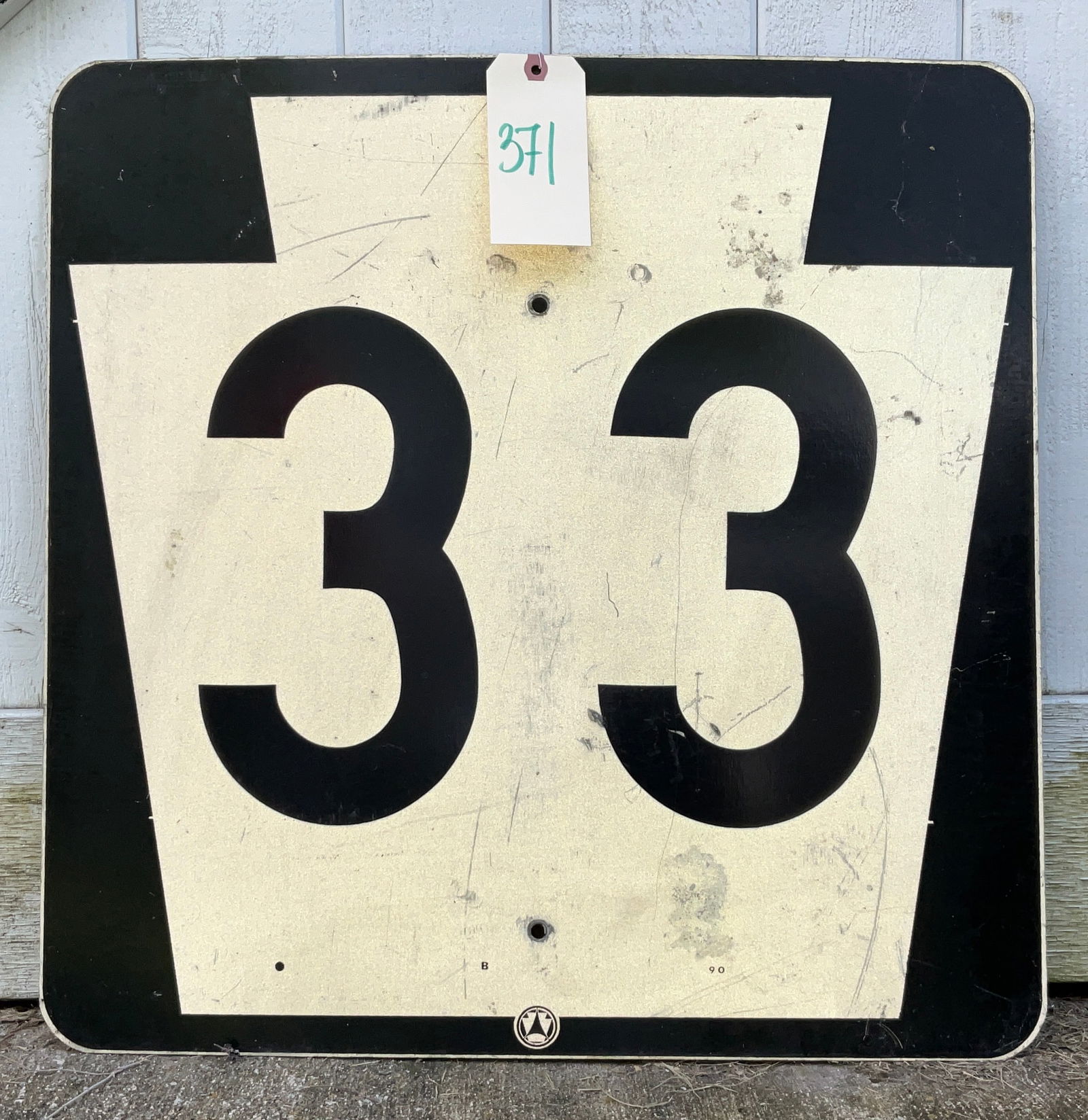 ROUTE 33 ROAD SIGN. (1 of 1)