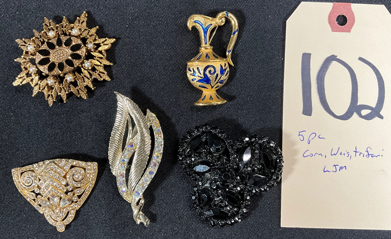 5 PC ASSORTED BROOCHES FROM CORO, WEIS, TRIFARI, LJM, AND OTHERS. (1 of 3)
