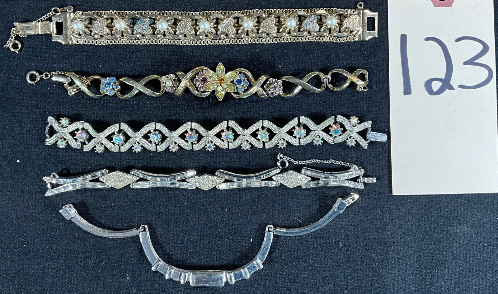 5 PC CORO, MONET, AND OTHERS GEMSTONE AND PEARL BRACELETS.: 5 PC CORO, MONET, AND OTHERS GEMSTONE AND PEARL BRACELETS. Condition All property is sold in "as is" condition and all sales are final. Teel Auctions and its consignor make no representations or warra