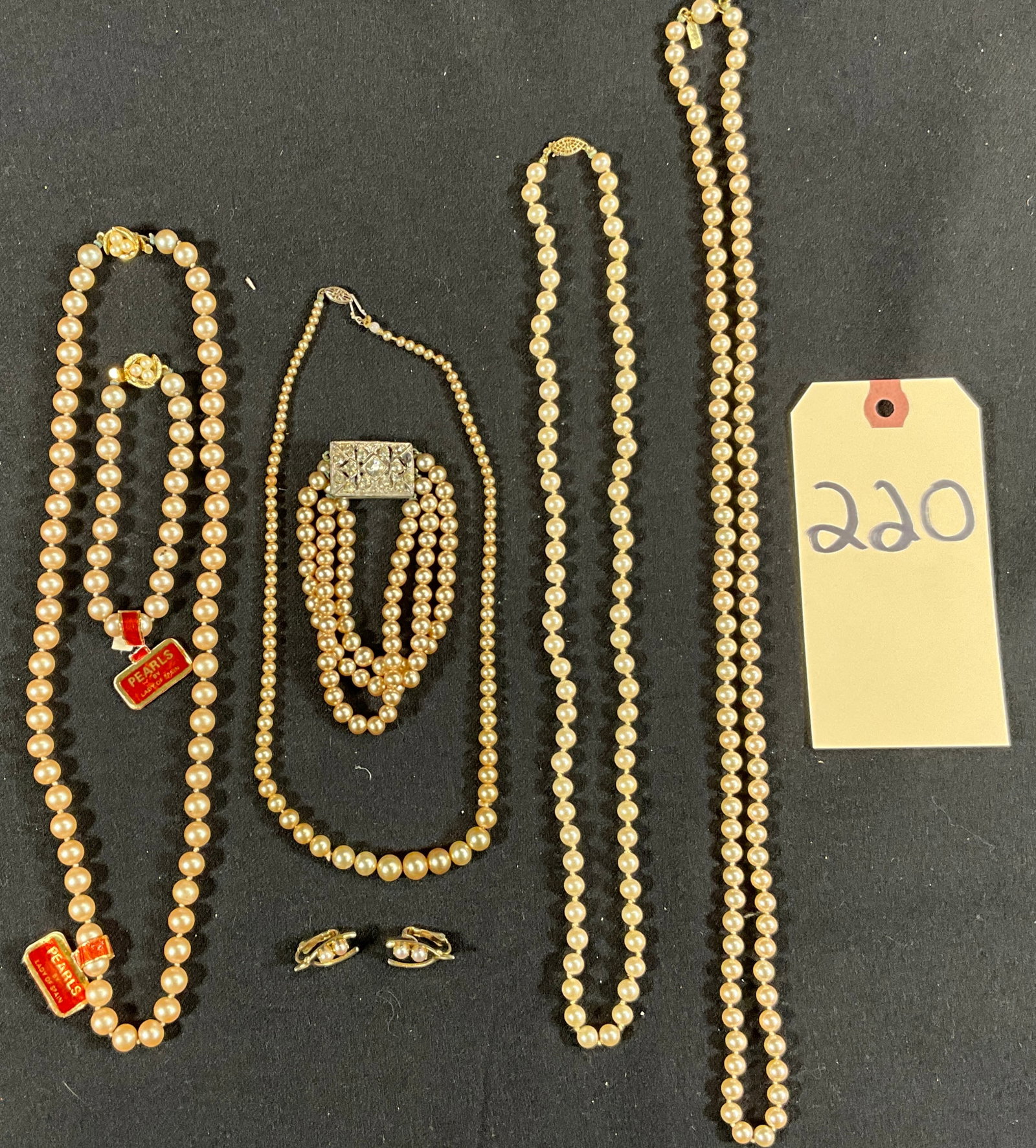 LOT OF PEARL NECKLACES, BRACELETS, AND EARRINGS.: LOT OF PEARL NECKLACES, BRACELETS, AND EARRINGS. FROM MARVELLA AND OTHERS. Condition All property is sold in "as is" condition and all sales are final. Teel Auctions and its consignor make no represen