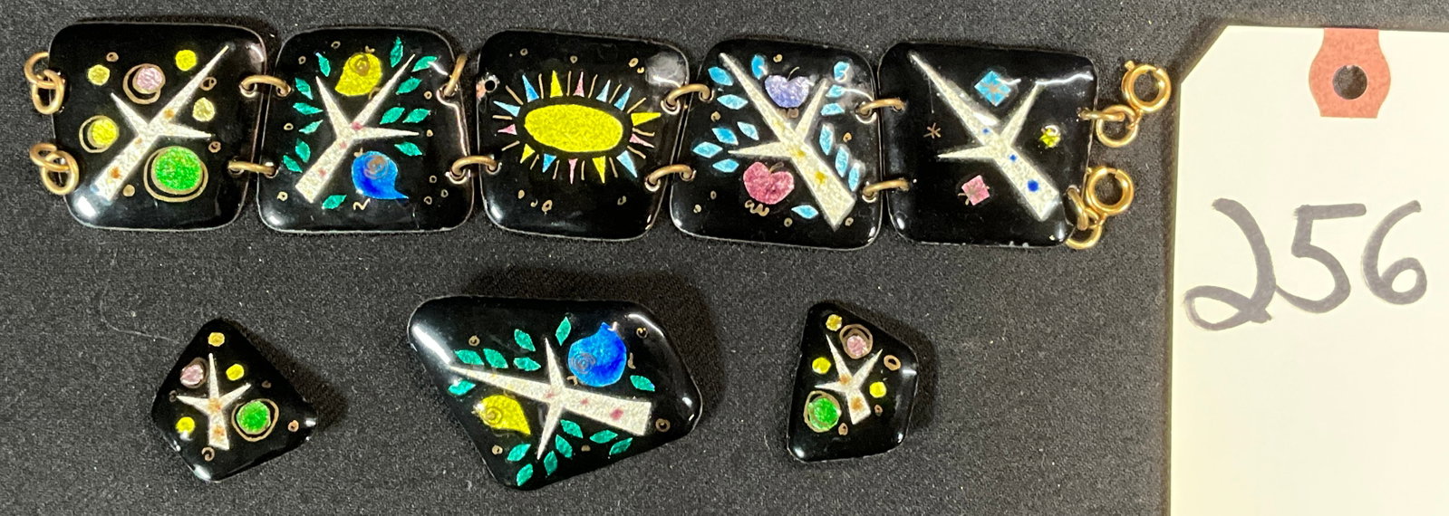 4 PC ENAMEL PAINTED BRANCH AND LEAF MOTIF BRACELET, BROOCH, AND EARRINGS SET.: 4 PC ENAMEL PAINTED BRANCH AND LEAF MOTIF BRACELET, BROOCH, AND EARRINGS SET. Condition All property is sold in "as is" condition and all sales are final. Teel Auctions and its consignor make no repre