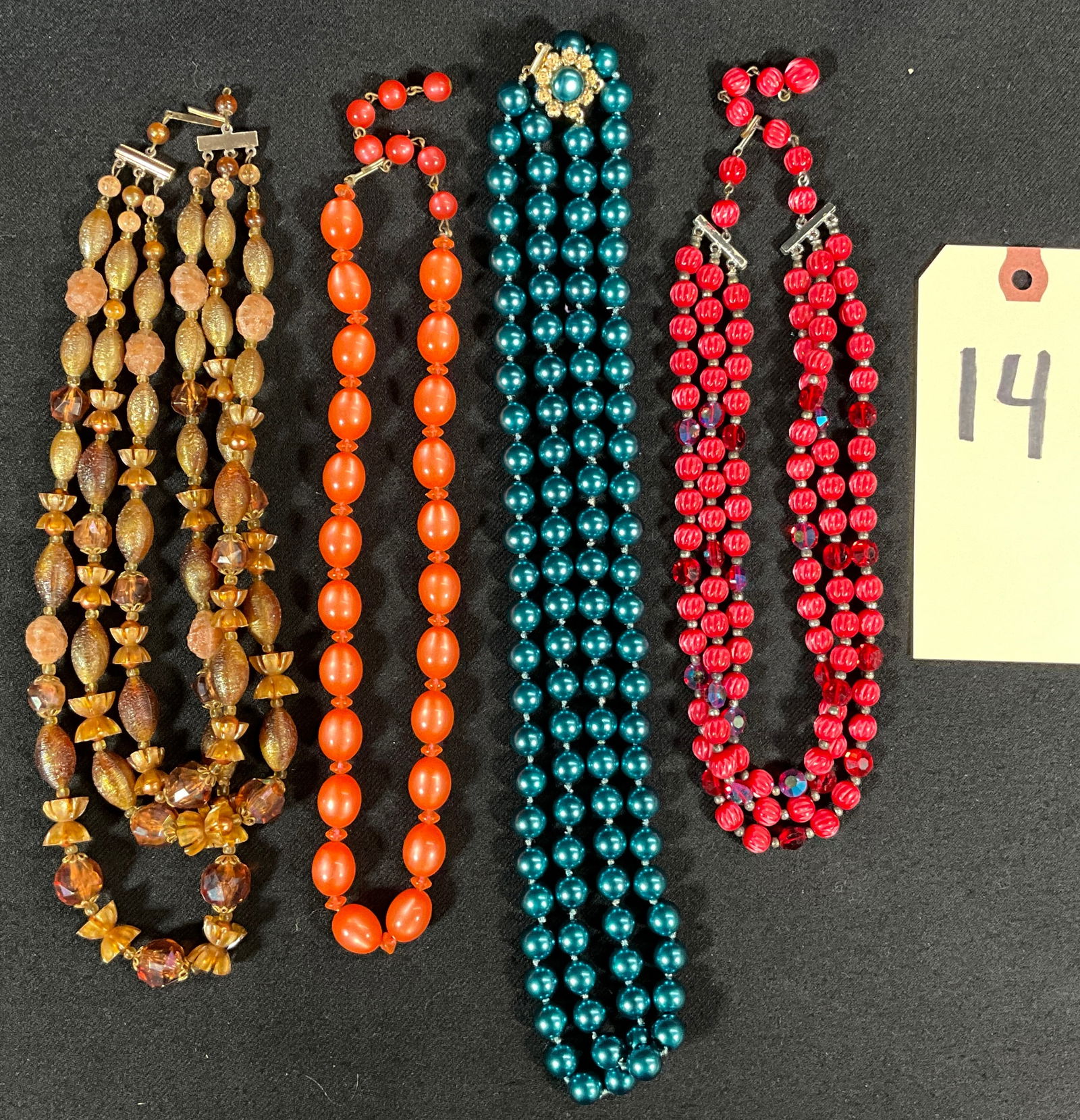 4 PC ASSORTED BEADED NECKLACES. (1 of 5)