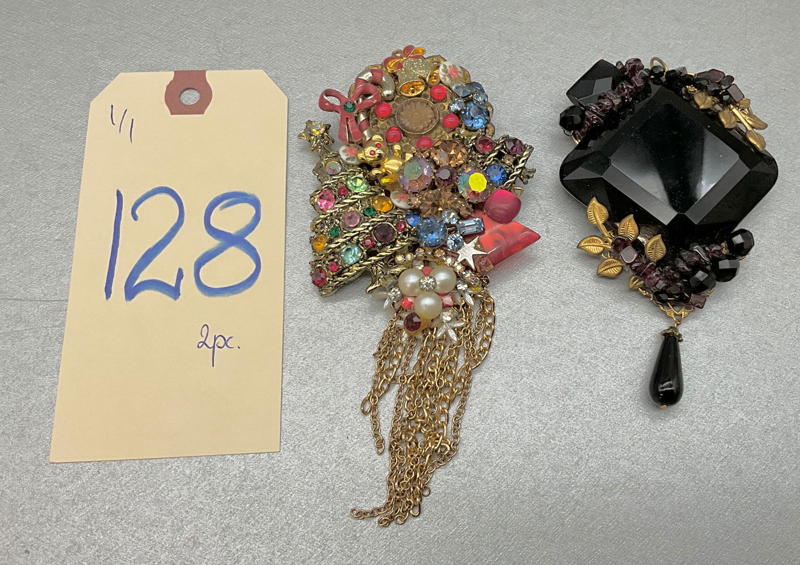 PAIR OF SARAH JANE SIGNED MIXED MEDIA MOSAIC FASHION BROOCHES. (1 of 5)