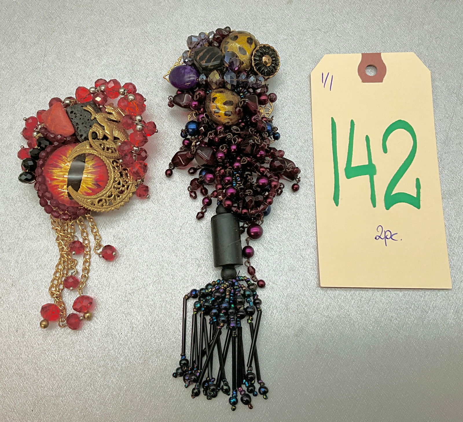 2 PC DRAGON'S EYE SARAH JANE SIGNED BROOCHES. (1 of 6)