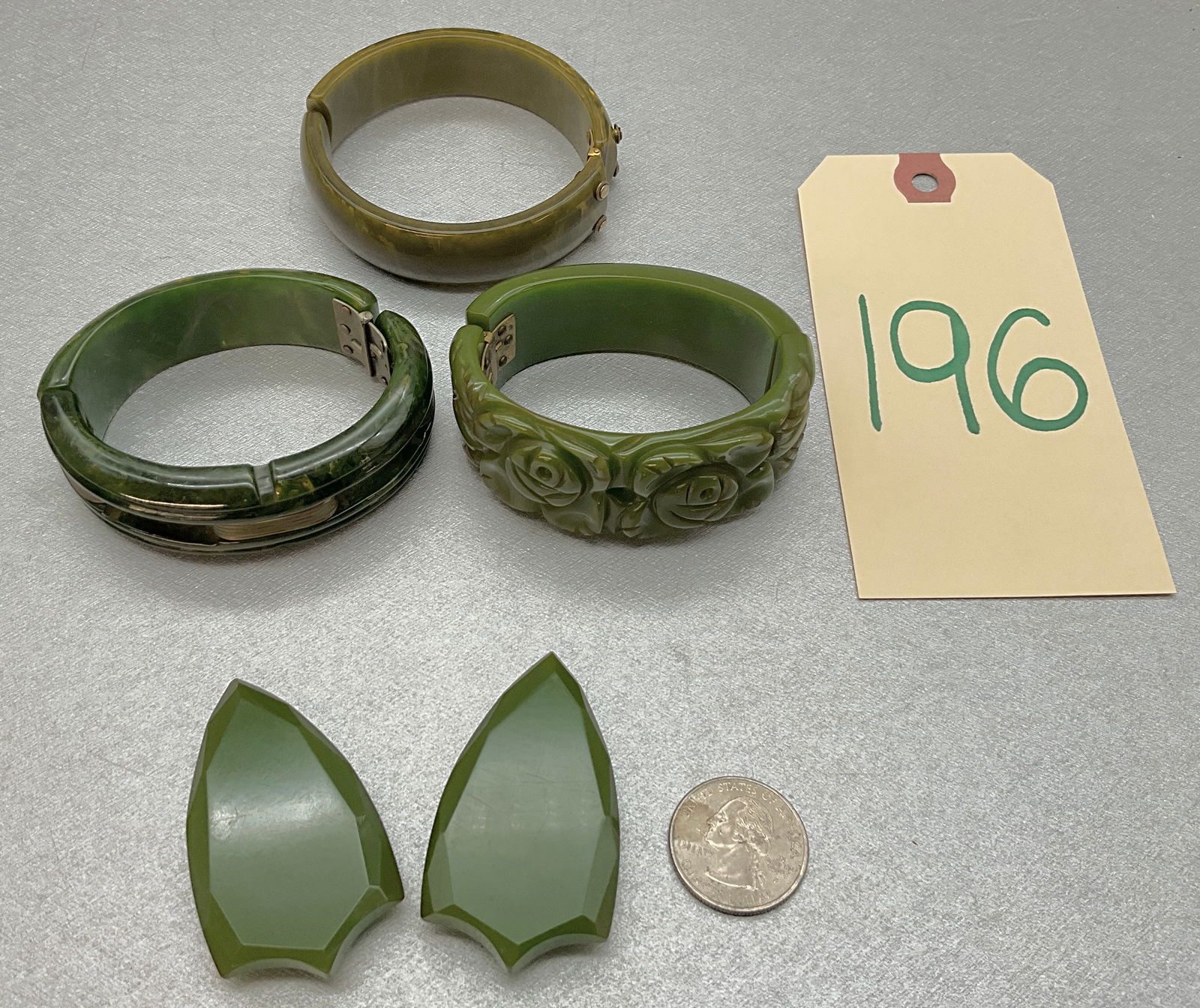 5 PC VINTAGE HINGED BAKELITE CUFF BRACELETS AND DRESS CILIPS. (1 of 3)