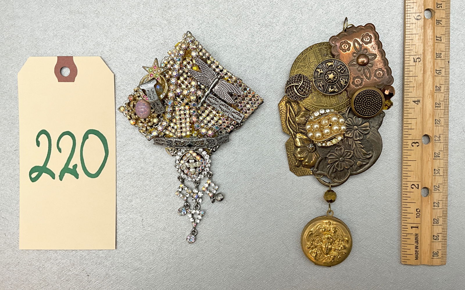 TWO PIECE SARAH JANE SIGNED MOSAIC BROOCHES. (1 of 4)