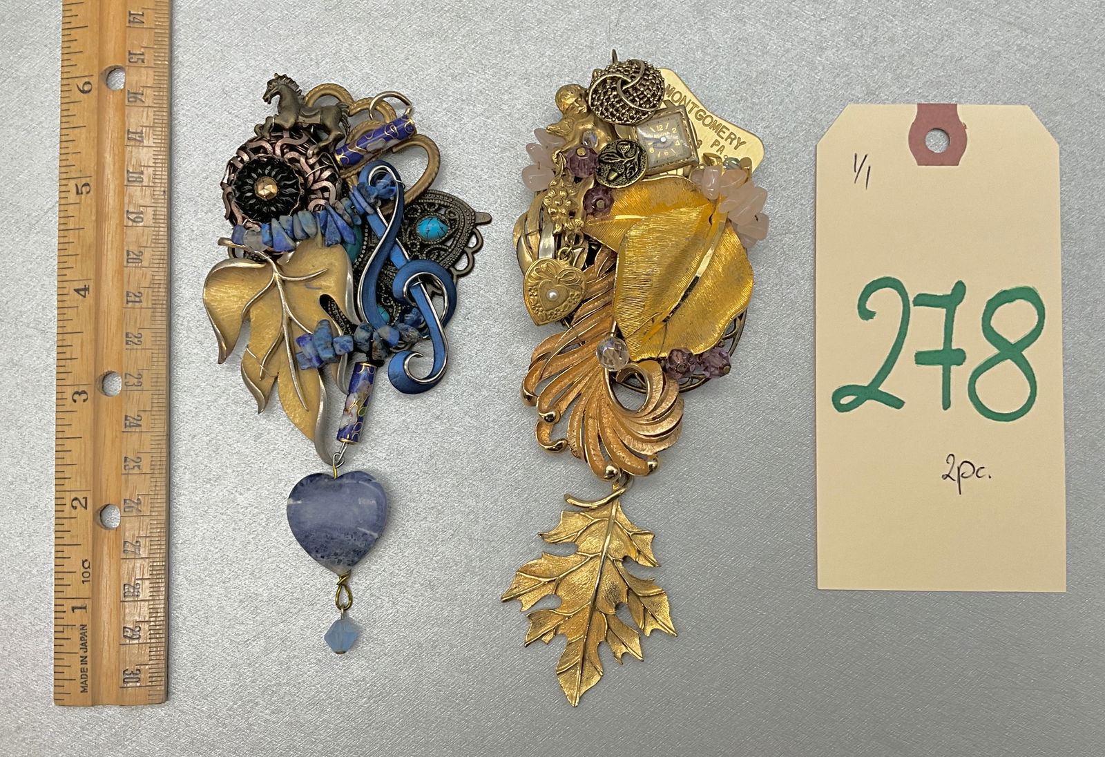 2 PC SIGNED SARAH JANE DECORATED BROOCHES. (1 of 5)