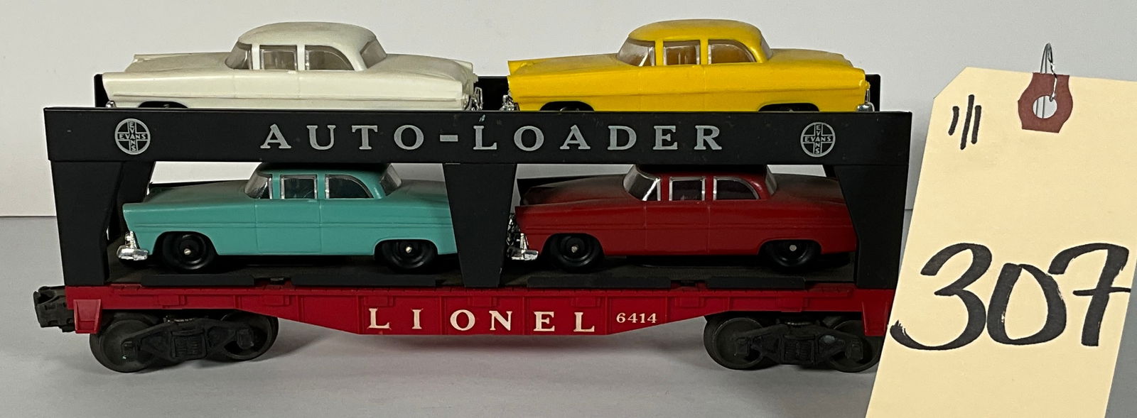 LIONEL 641-4 EVANS AUTO LOADER CAR WITH AUTOMOBILES. (1 of 4)