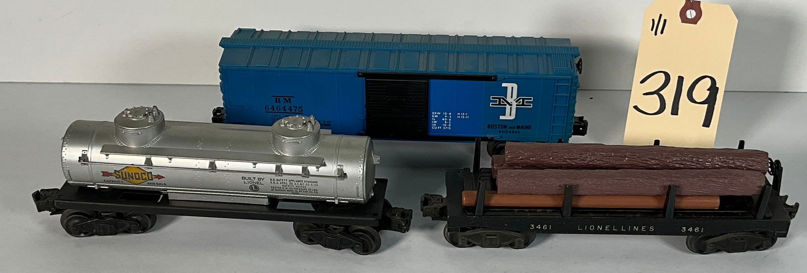 3 PC LIONEL TNAK, BOX, AND FLAT CARS. (1 of 6)