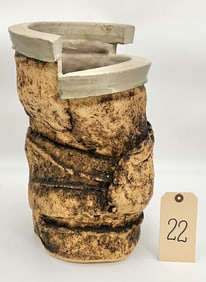 UNSIGNED ART POTTERY VASE.