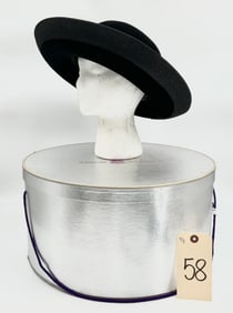 PATRICIA UNDERWOOD LADIES HAT WITH BERGDORF GOODMAN HAT BOX.