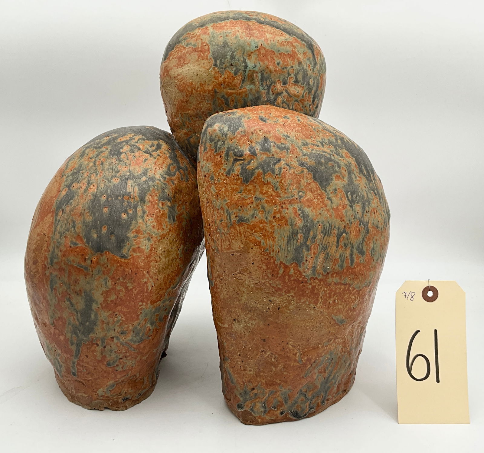 UNSIGNED MODERN HEAVY ART POTTERY SCULPTURE. (1 of 4)