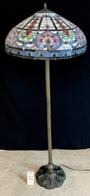 DECORATED FLOOR LAMP WITH STAINED GLASS SHADE.