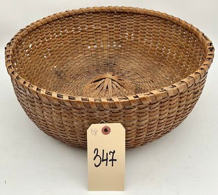 LARGE ANTIQUE WOVEN GATHERING BASKET.