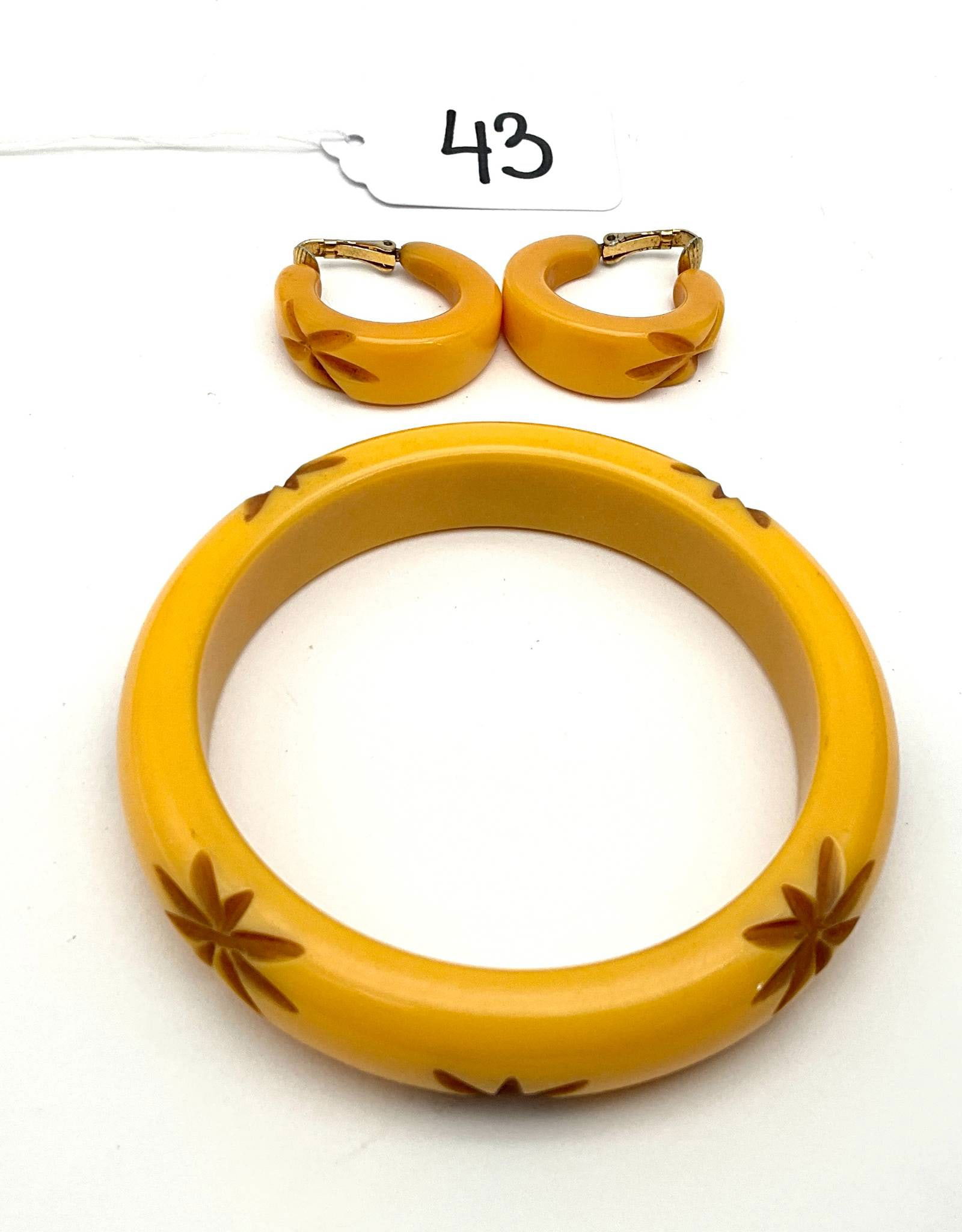 Carved Yellow Bakelite Bracelet and Clip-On Earrings Set (1 of 4)