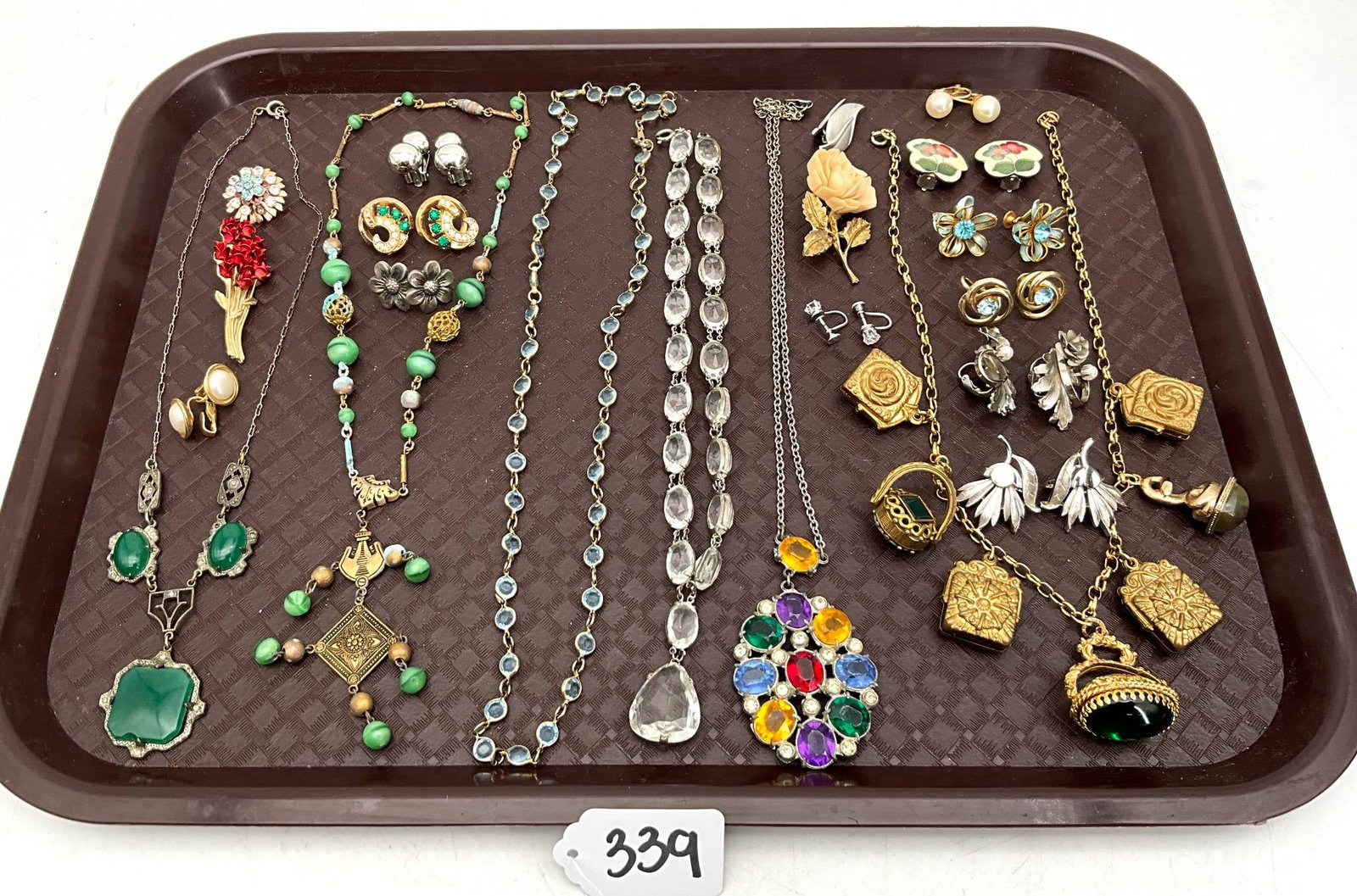 Vintage Jewelry Featuring B.N. and Trifari Pieces (1 of 7)
