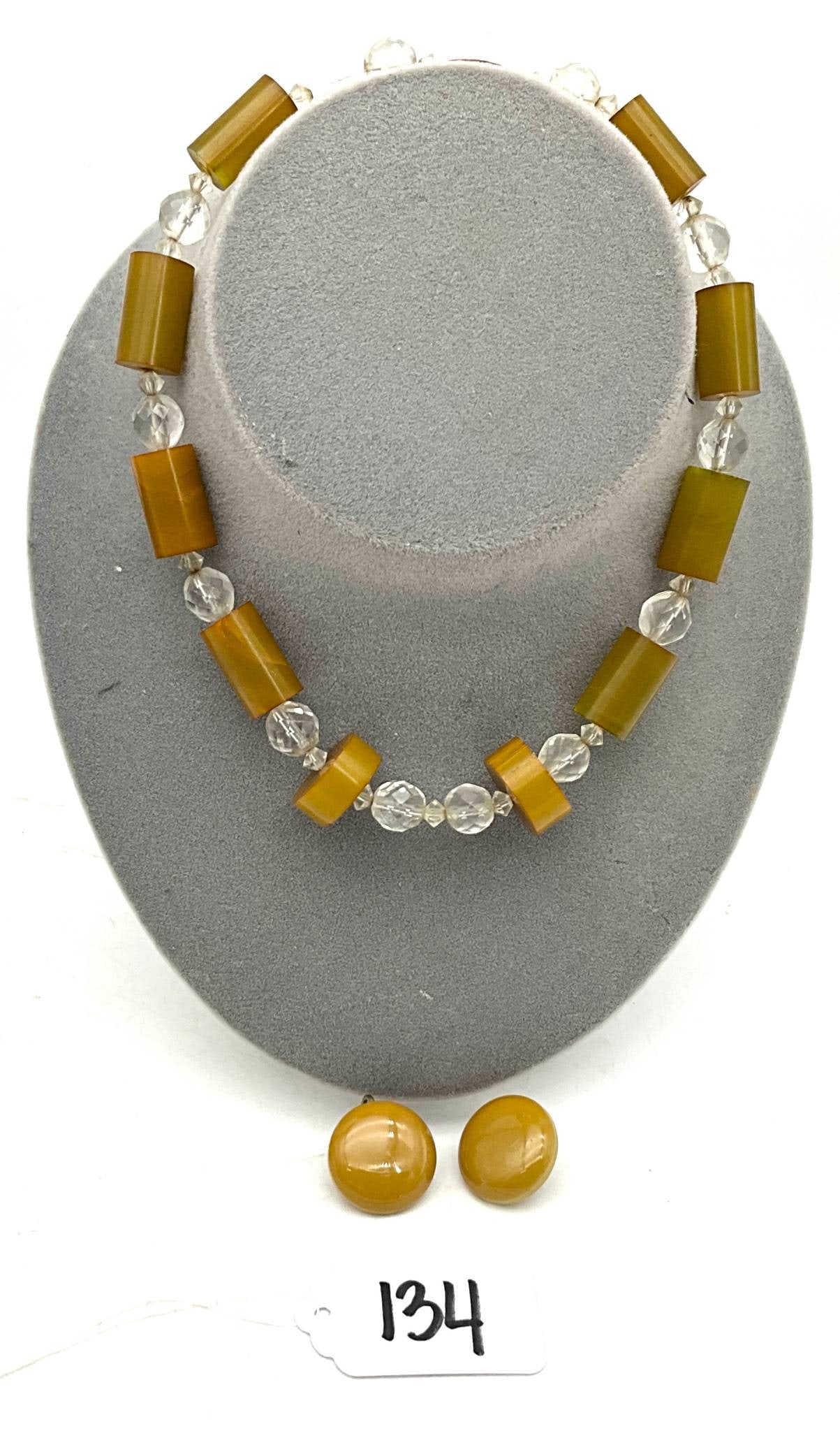 Vintage Bakelite Necklace with Matching Clip-On Earrings, 14-Inch (1 of 3)