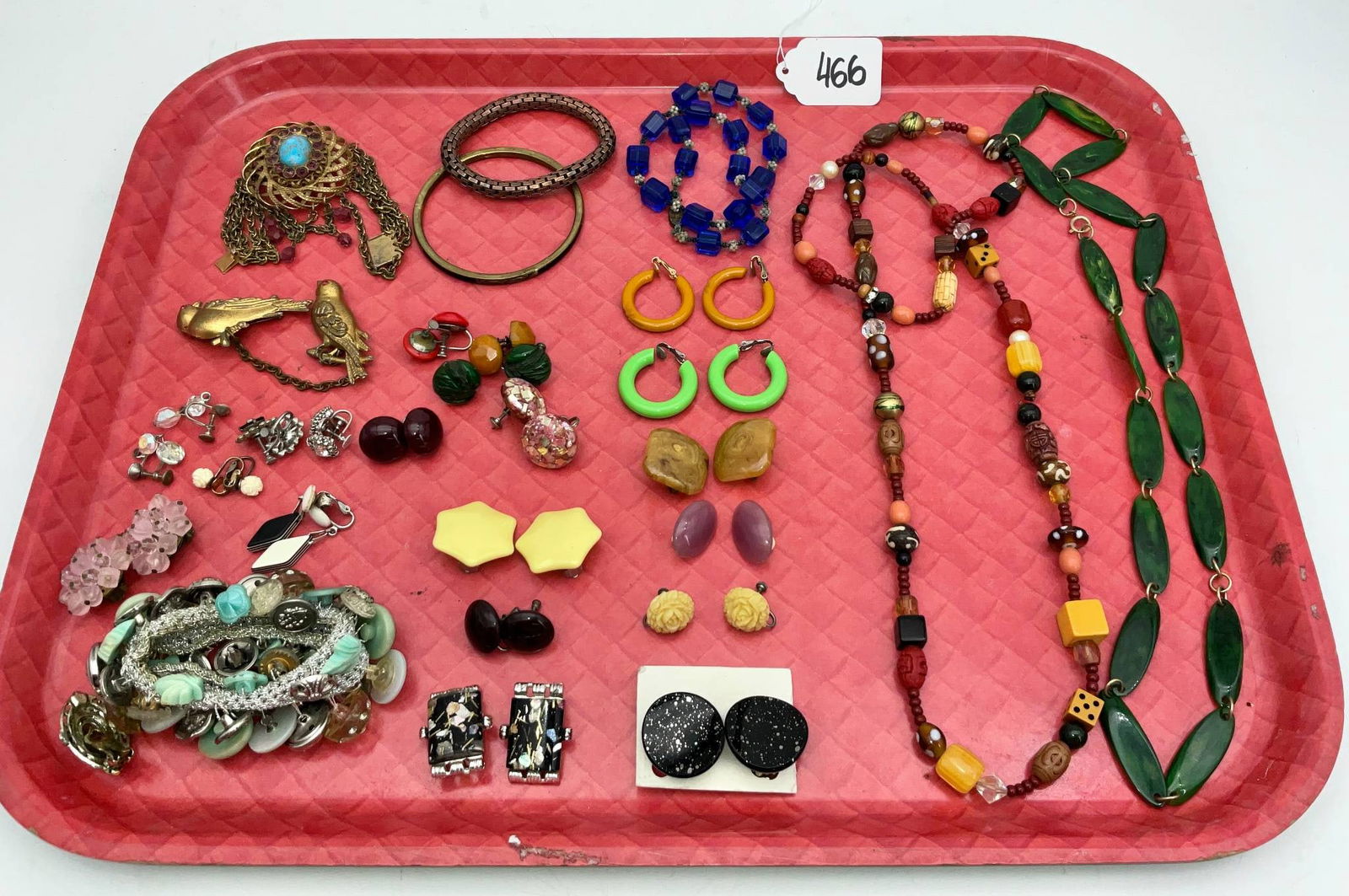 Media Vintage Bakelite and Costume Jewelry (1 of 7)