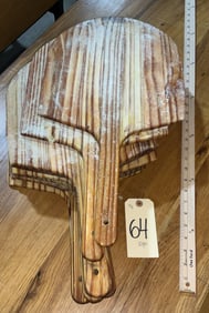 10 Wooden Pizza Boards with Rustic Craftsmanship