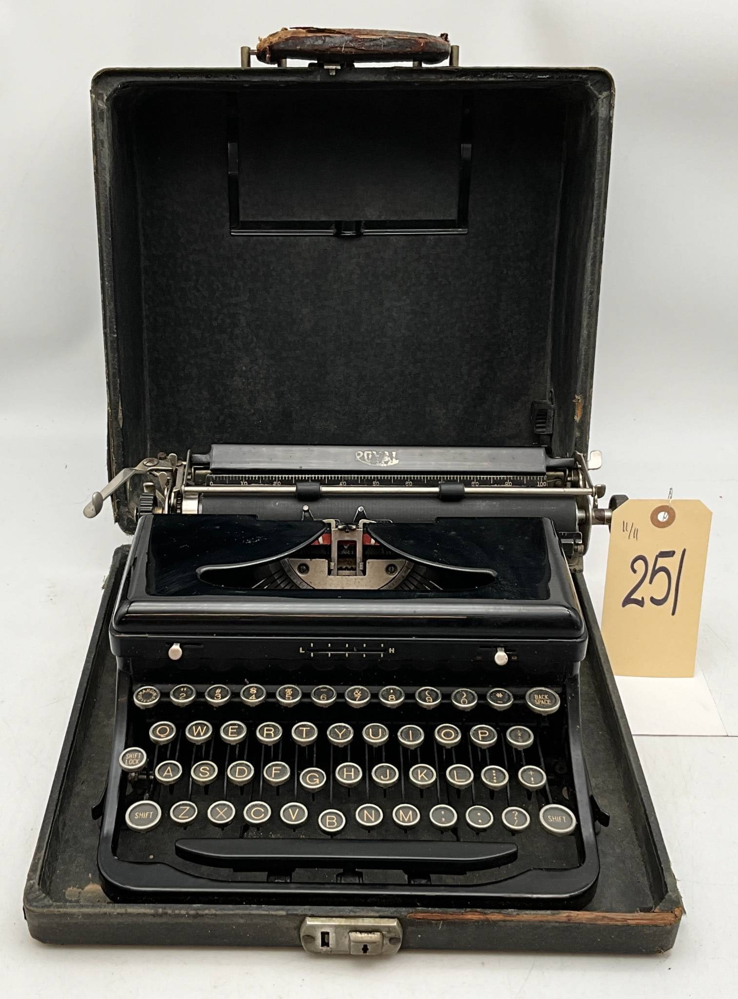Vintage Portable Manual Typewriter with Hard Carrying Case (1 of 6)