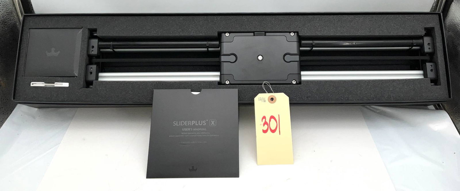 Edelkrone SliderPLUS X Long Camera Slider: Edelkrone SliderPLUS X Long, a motorized camera slider designed for advanced filmmaking and photography applications. Constructed with aluminum alloy and engineered plastic, it features a compact and