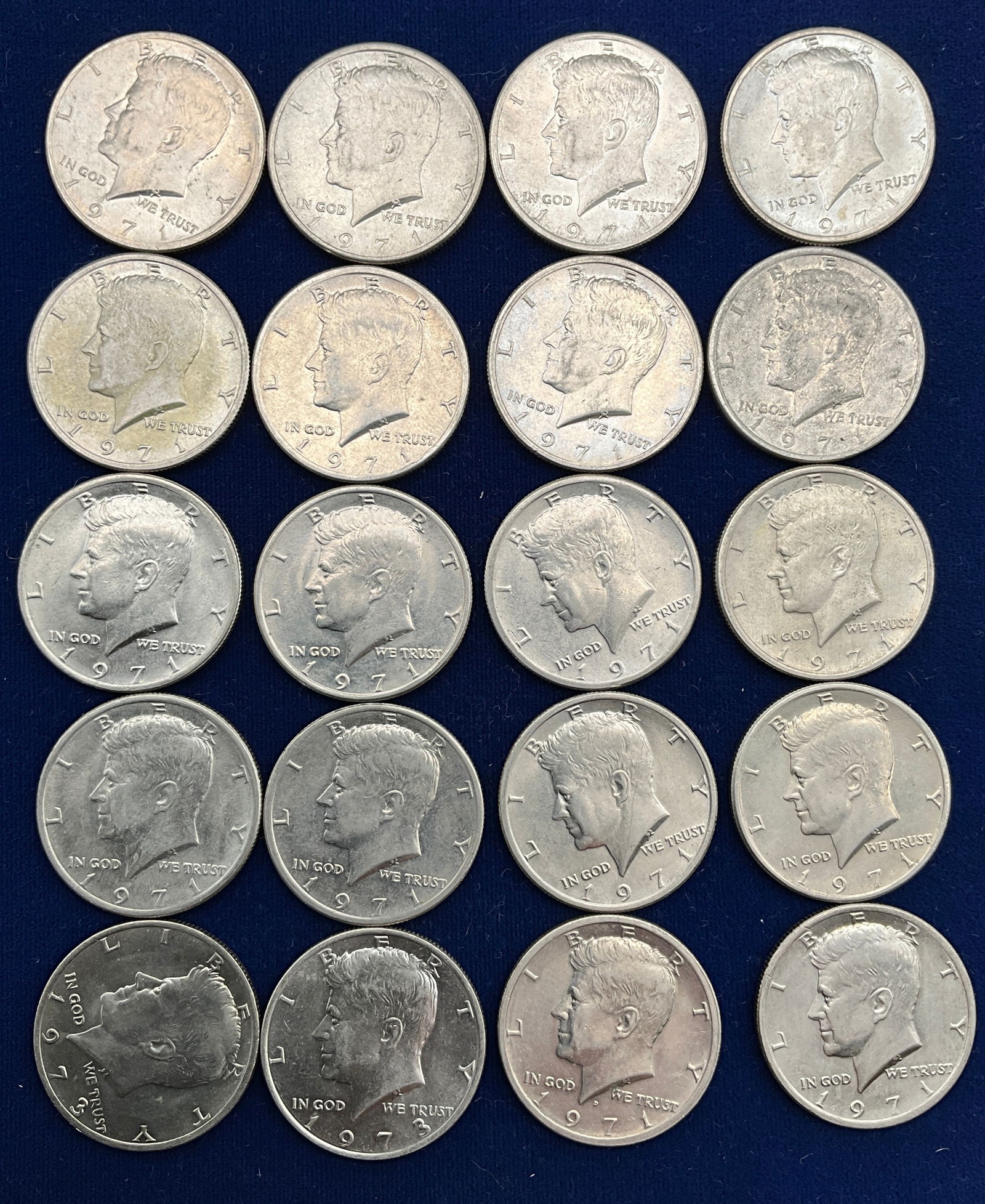 A Lot of US 1971-1973 Half Dollars, Copper-Nickel Clad, KM-202b - 2